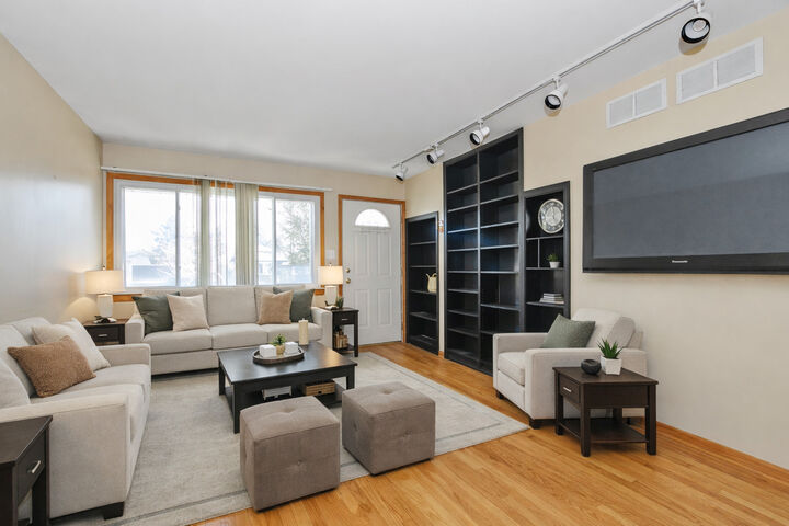 Property Photo:  15120 Springfield Avenue  IL 60445 