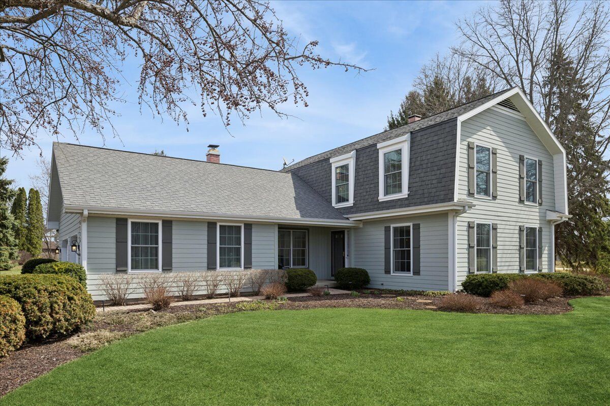 Property Photo:  6136 Hidden Oak Drive  IL 60012 