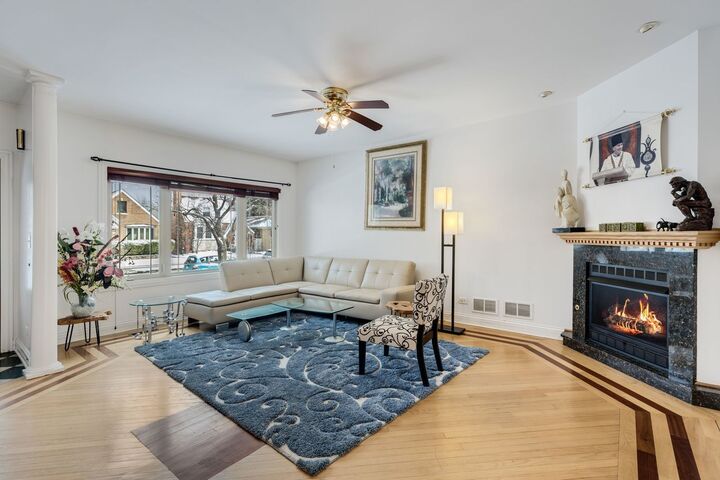 Property Photo: 6128 N Kildare Avenue IL 60646