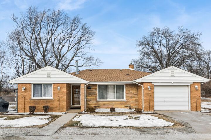 Property Photo: 3904 W 137th Street IL 60418