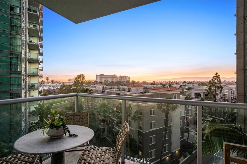 Property Photo:  13700 Marina Pointe 611  CA 90292 