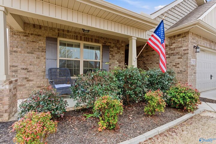 Property Photo: 233 Olde Dogwood Trail AL 35603