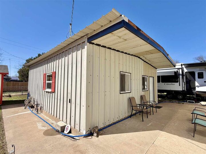 Property Photo:  112 Kimmell Ave  OK 74632 