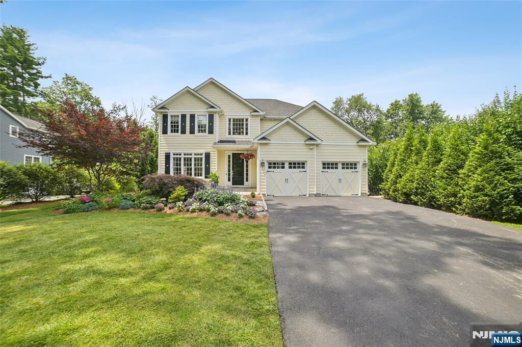 Property Photo:  44 Millbrook Road  NJ 07976 