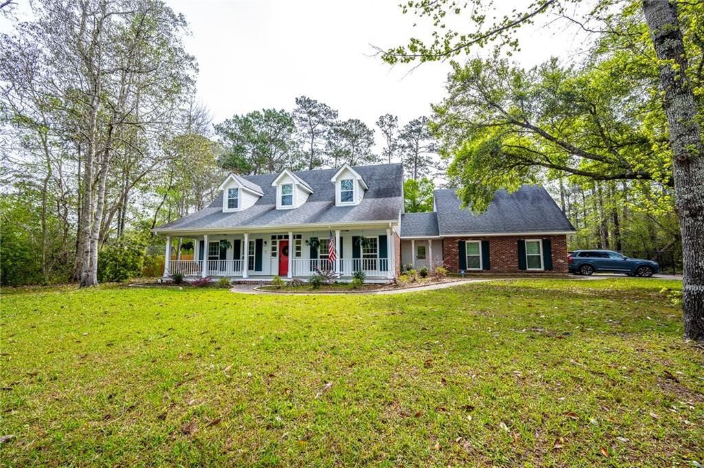 Property Photo:  205 Evergreen Court  LA 70452 