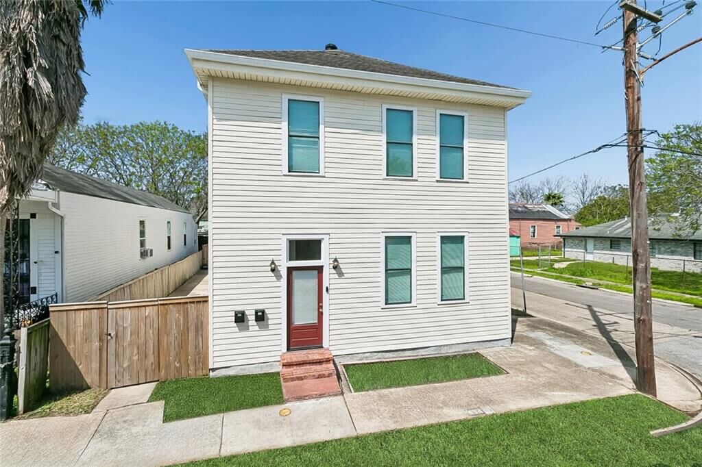 Property Photo:  432 34 Delery Street  LA 70117 