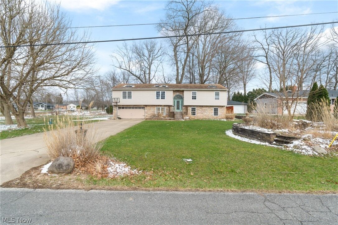 Property Photo:  4885 Will Drive  OH 44319 