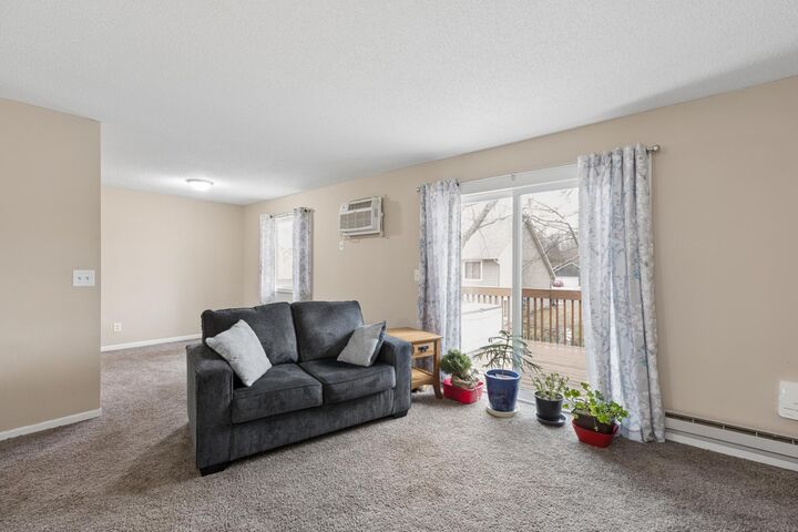 Property Photo:  3 Somerset Drive  MN 55387 