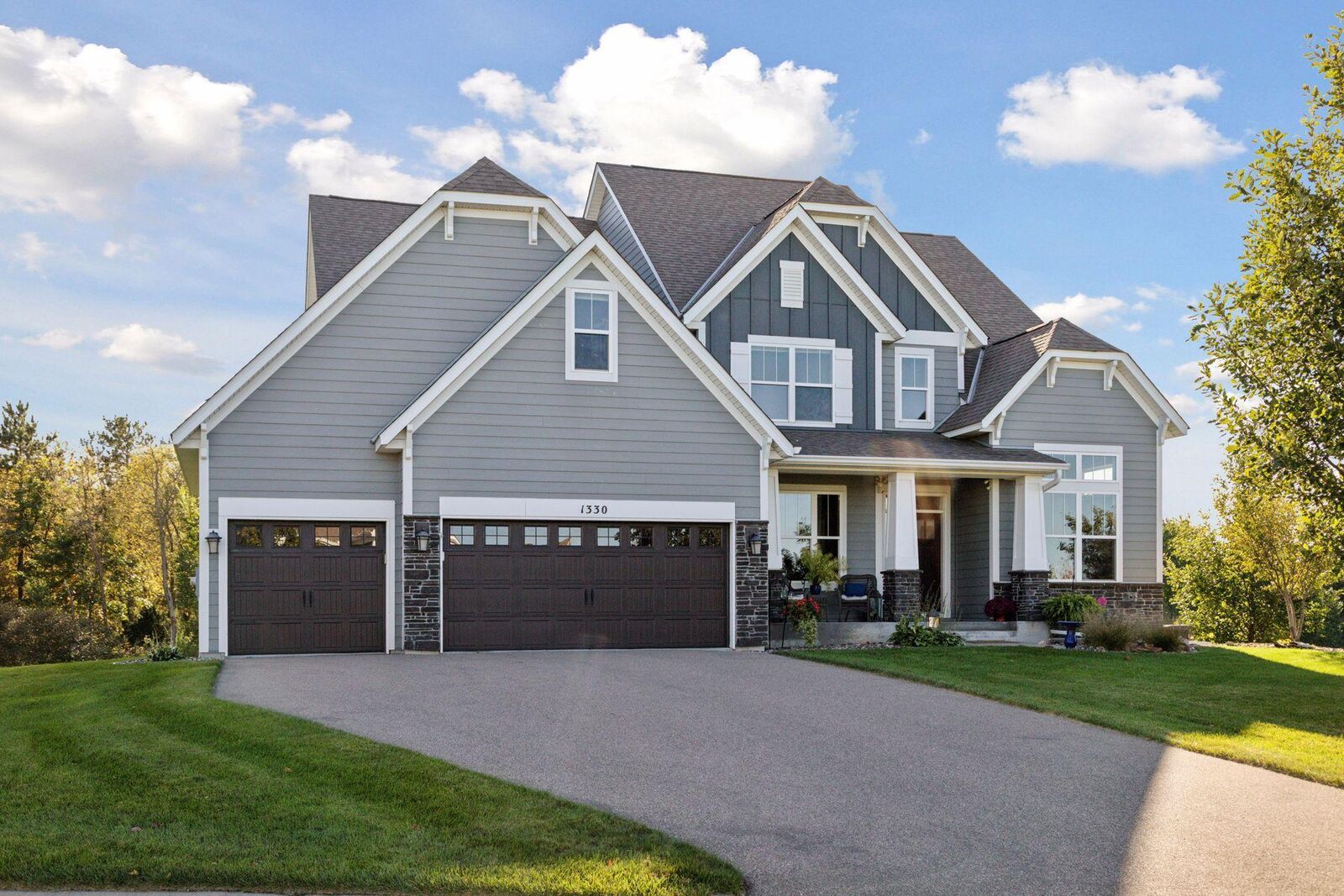 Property Photo:  1330 Interlachen Drive  MN 55123 