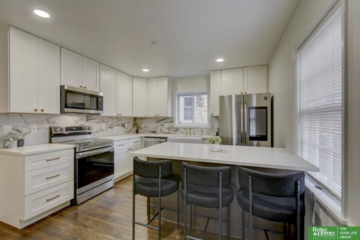 Property Photo:  2002 N 55 Street  NE 68104 