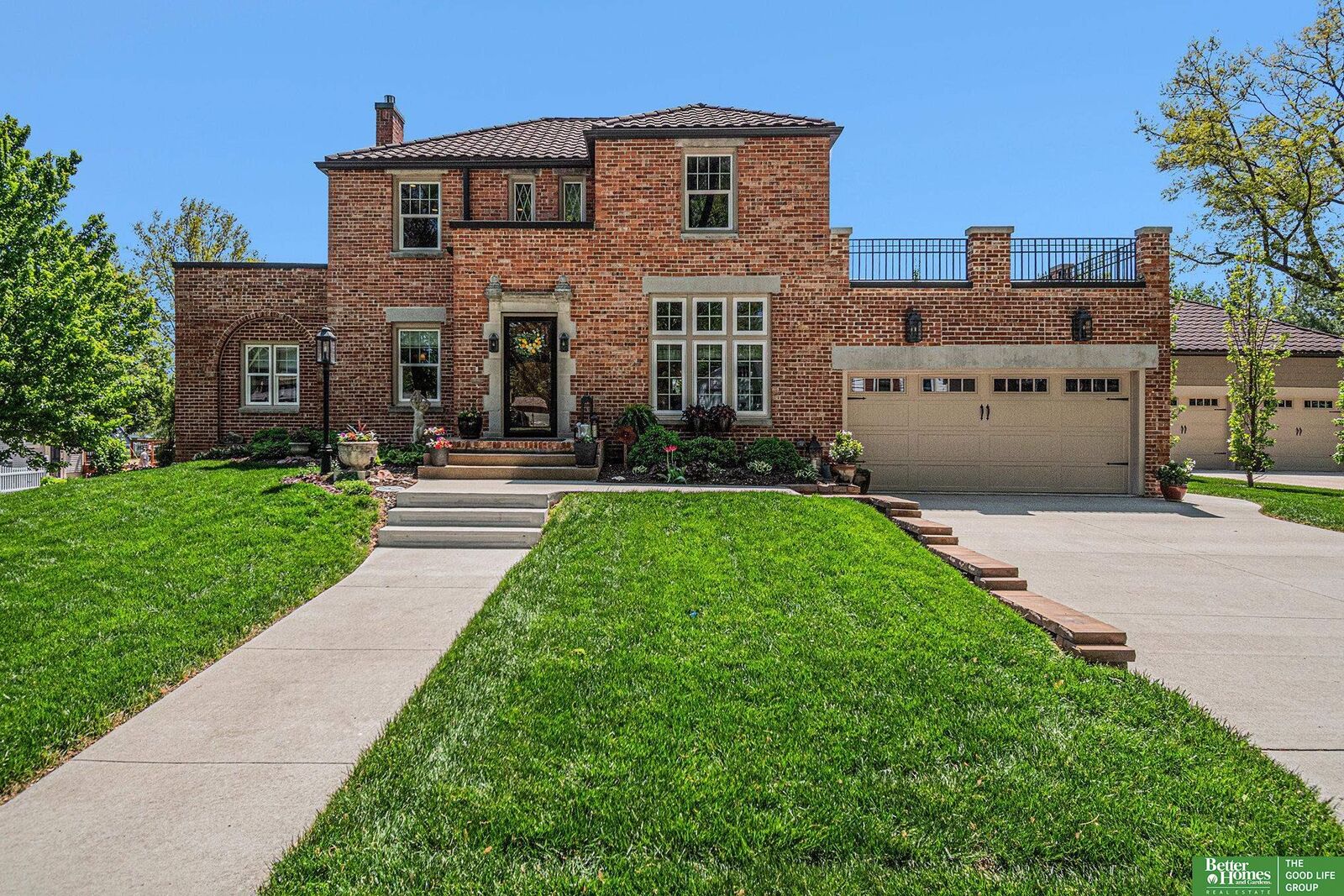 Property Photo:  1020 E Valley Street  IA 51566 