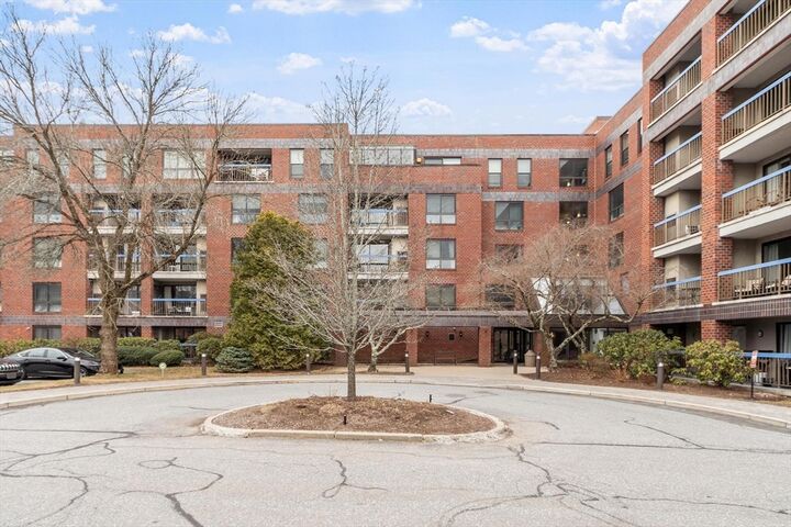 Property Photo: 22 Railroad St 504 MA 01810