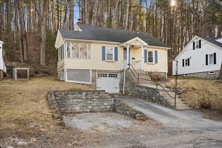 Property Photo:  38 Glendale St  MA 01602 