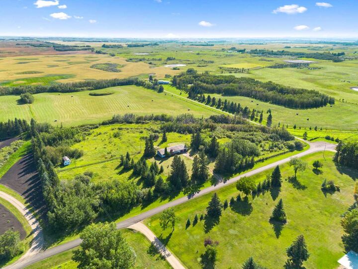 Property Photo: 17 White Fence Road AB T9V 3A8