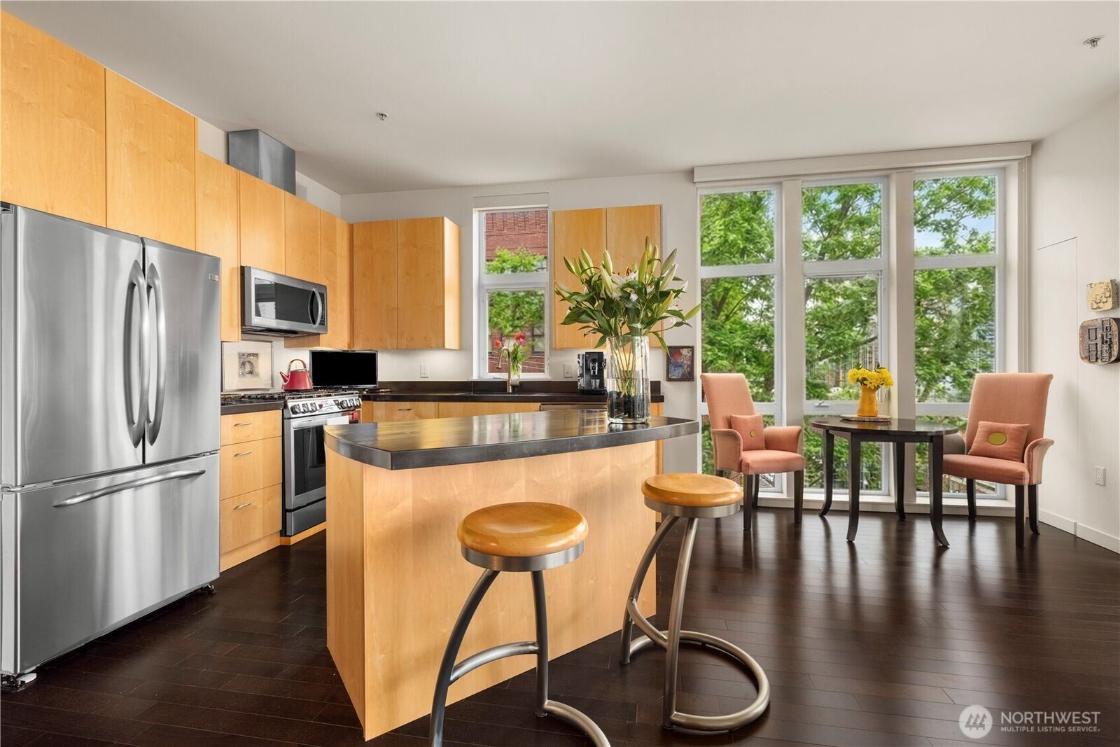 Property Photo: 303 E Pike Street 503 WA 98122