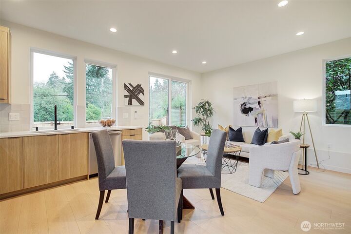 Property Photo: 7341 California Avenue SW B WA 98136