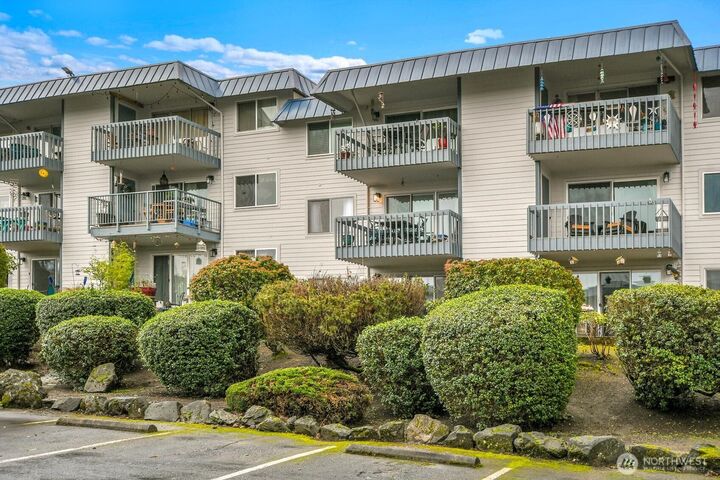 Property Photo:  23003  Marine View Drive S  WA 98198 