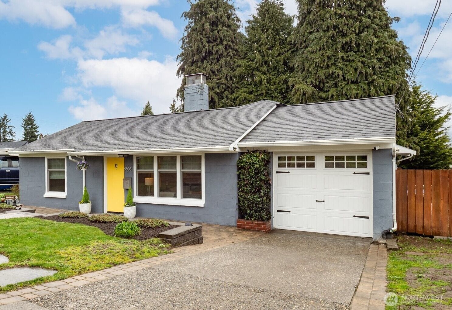 Property Photo: 9808 Linden Avenue N WA 98103