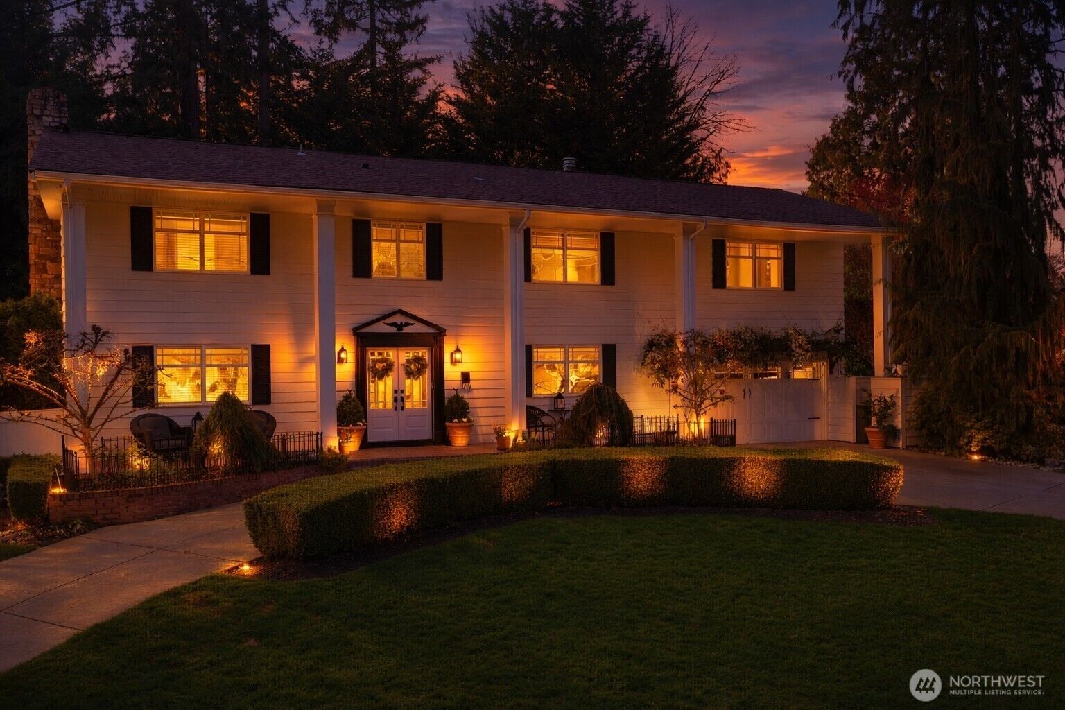 Property Photo:  10506  Robin Hood Drive  WA 98020 