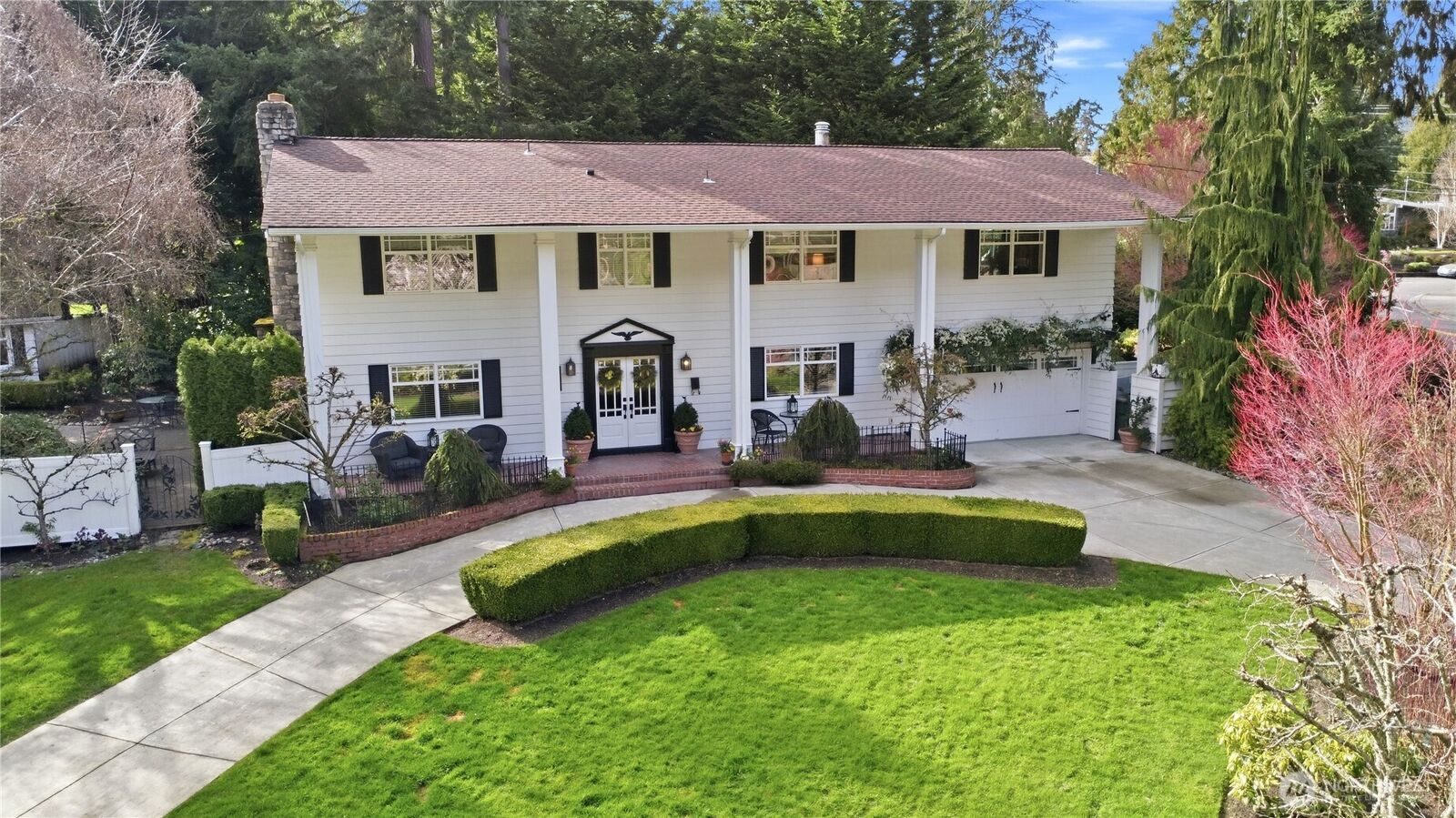 Property Photo:  10506  Robin Hood Drive  WA 98020 