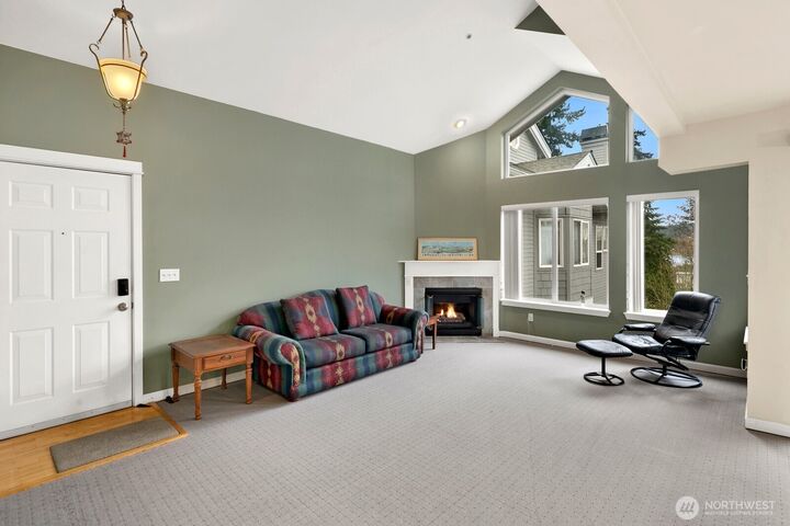 Property Photo: 6100 NE 181st Street 7 WA 98028