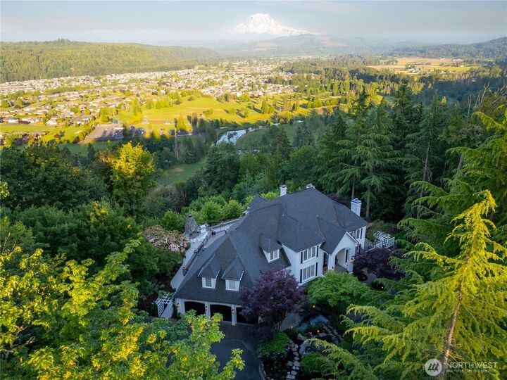 Property Photo:  15115  138th Avenue E  WA 98374 