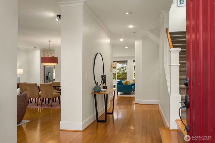 Property Photo:  5537  37th Avenue NE  WA 98105 