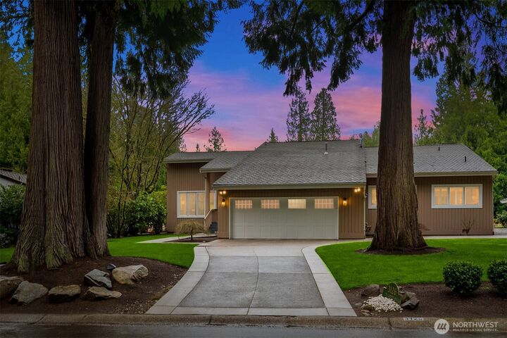 Property Photo:  3126  211th Avenue NE  WA 98074 