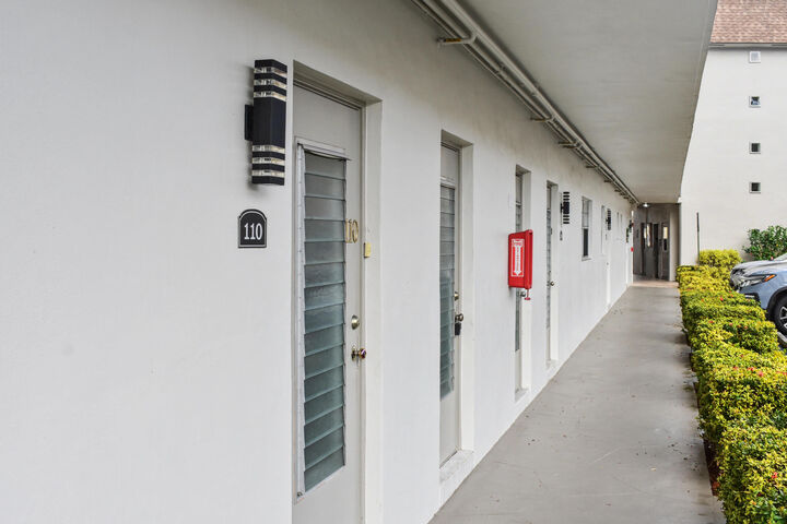 Property Photo:  5171 W Oakland Park Boulevard 110  FL 33313 