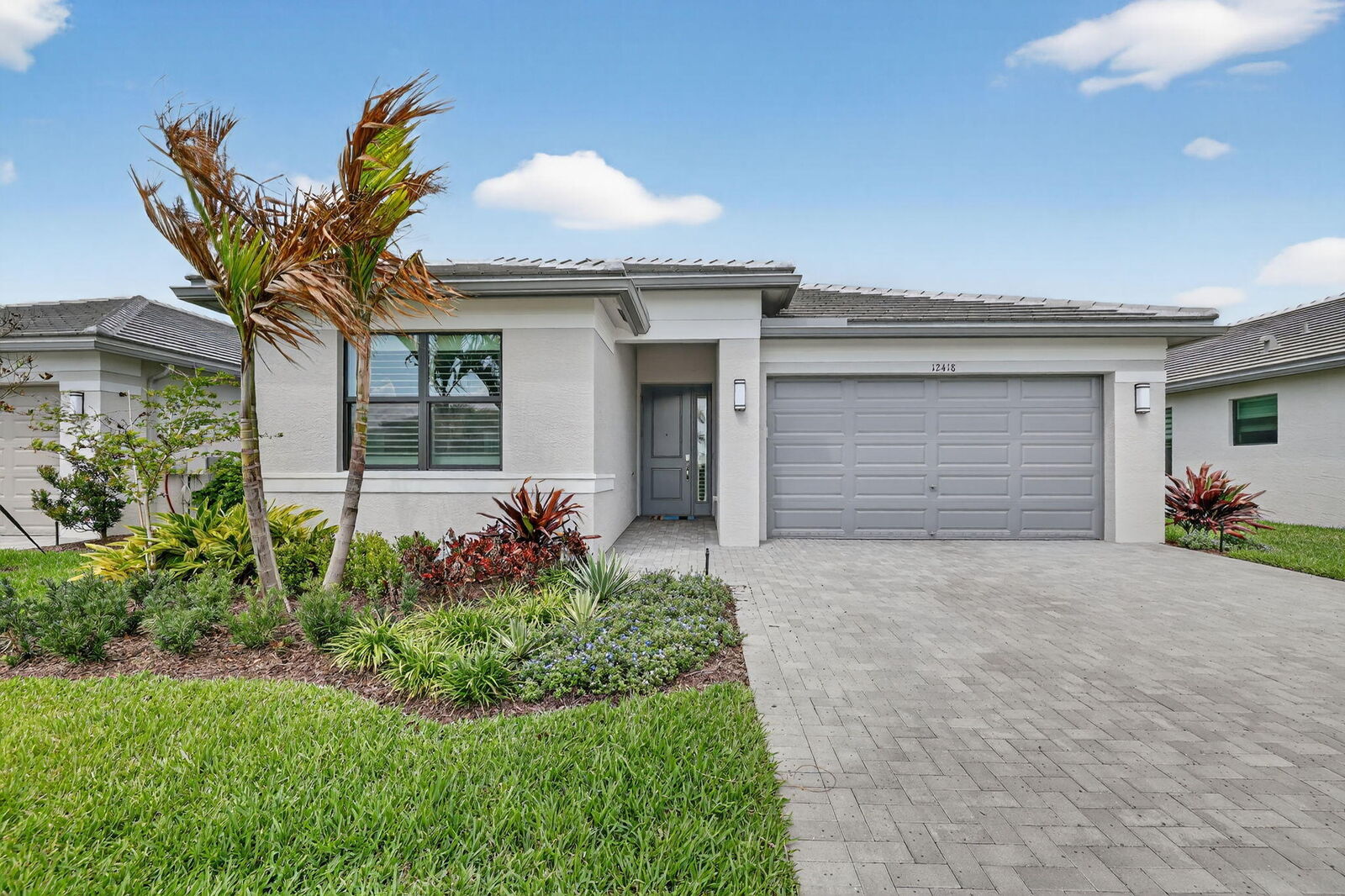 Property Photo: 12418 SW Aventura Drive FL 34987