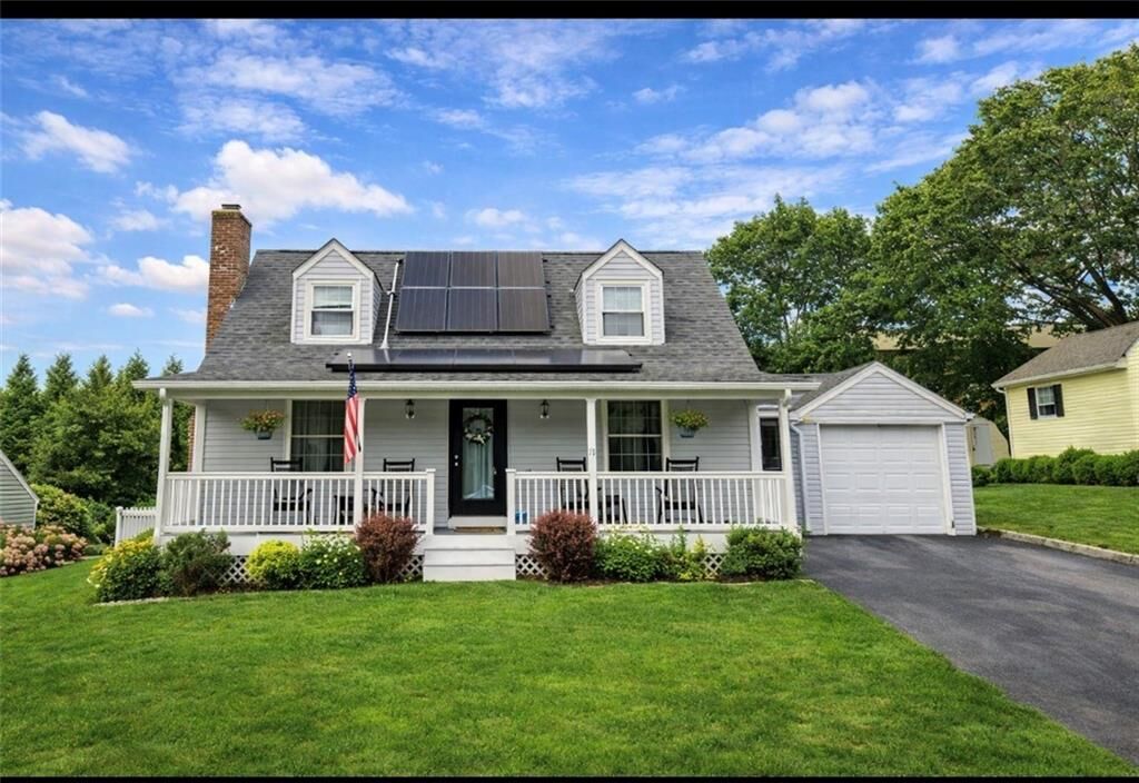 Property Photo:  33 Rose Hill Drive  RI 02920 