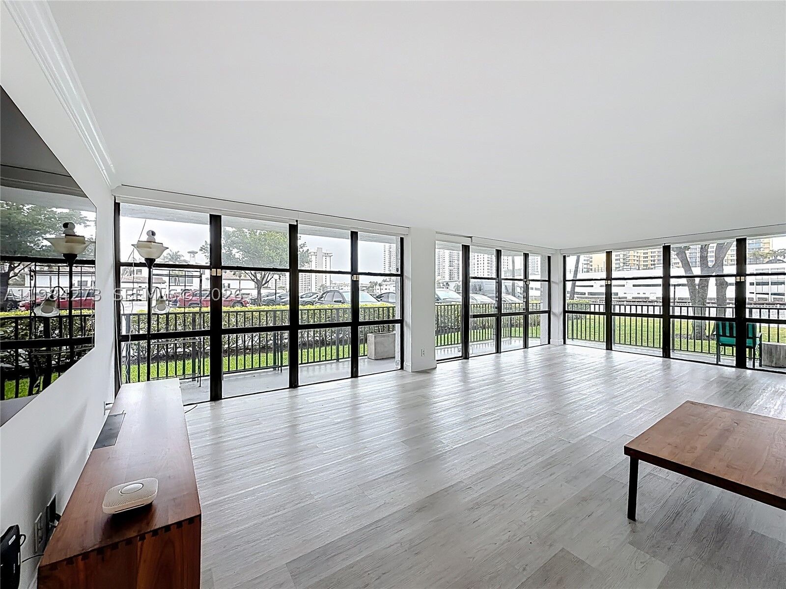 Property Photo: 1000 Parkview Dr 121 FL 33009