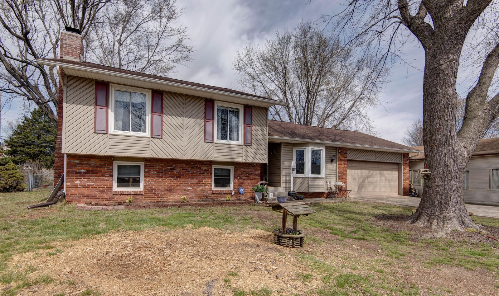 Property Photo:  1711 W Whiteside Street  MO 65807 