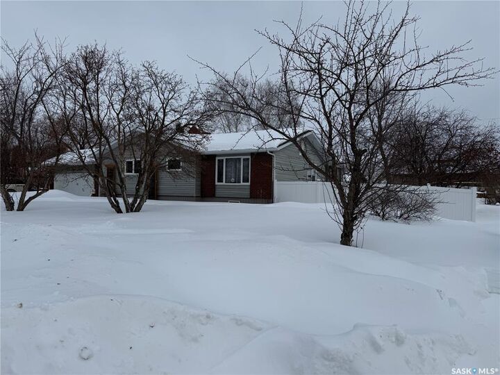 Property Photo:  420 Logan Avenue  SK S0J 0B1 