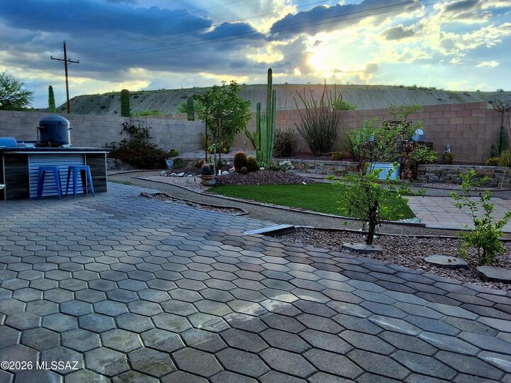 Property Photo: 760 W Rio Teras AZ 85614