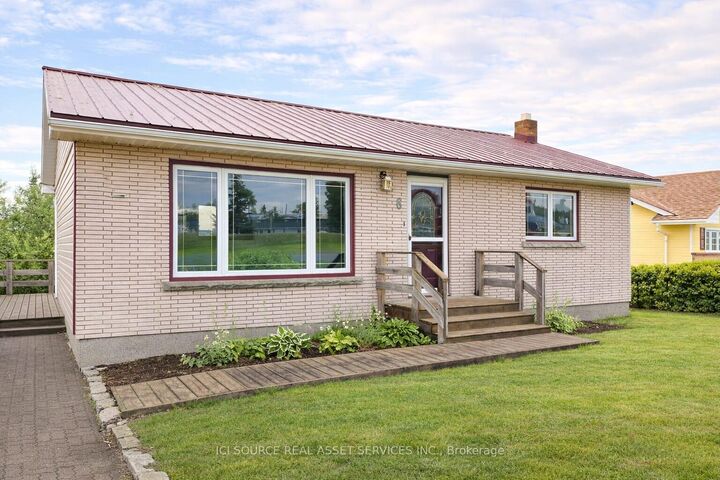 6 Macdonald Avenue — photo 1