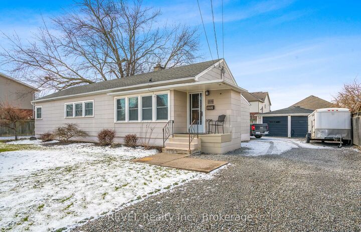 18 Valley Road — photo 1