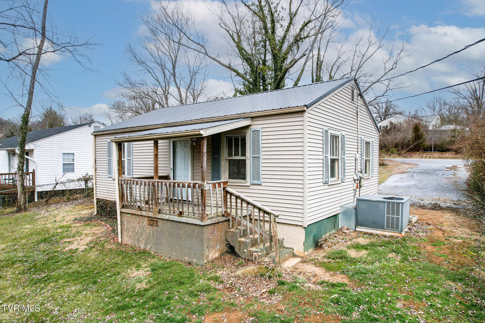 Property Photo:  1230 Indian Ridge Road  TN 37604 