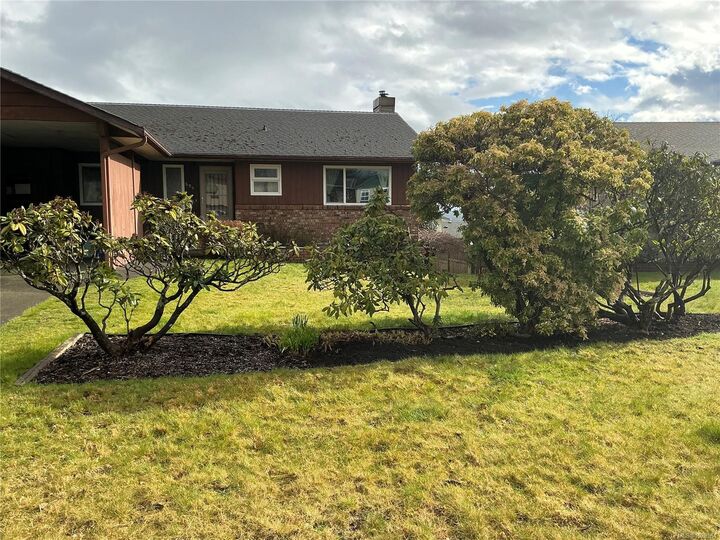 Property Photo: 535 Birch St S BC V9W 6A7