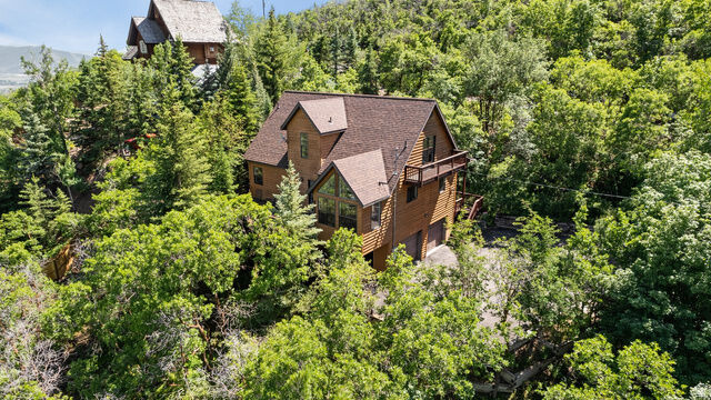 Property Photo: 335 Jungfrau Hill Rd UT 84049