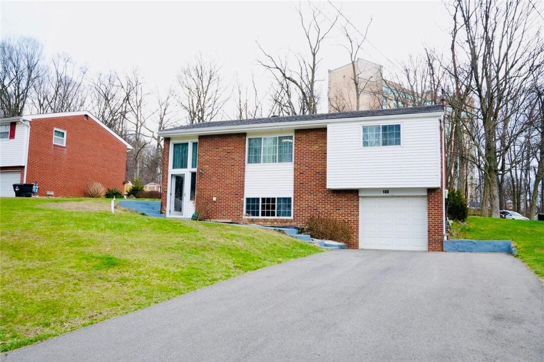 Property Photo: 180 Rosemont Dr PA 15108
