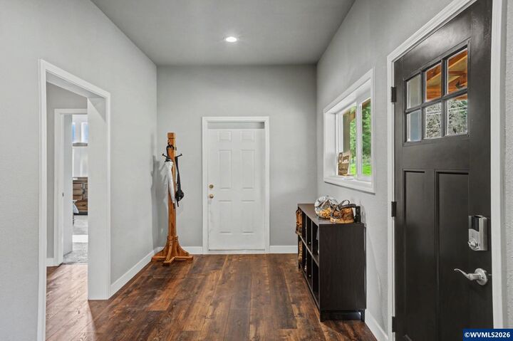 Property Photo:  16310 Oakdale Rd  OR 97338 