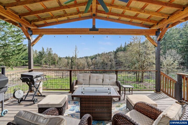 Property Photo:  16310 Oakdale Rd  OR 97338 