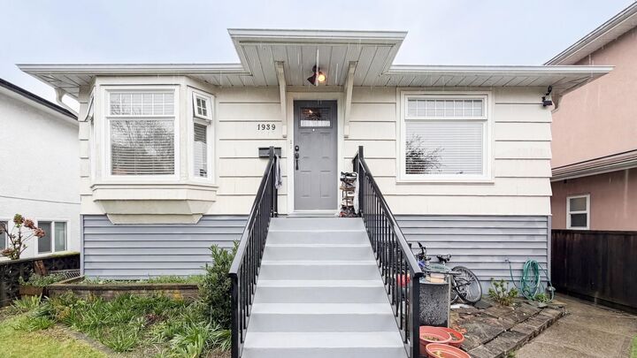 1939 E 39th Avenue — photo 1