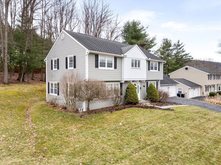 Property Photo:  3108 Sarasota Avenue  NY 13850 