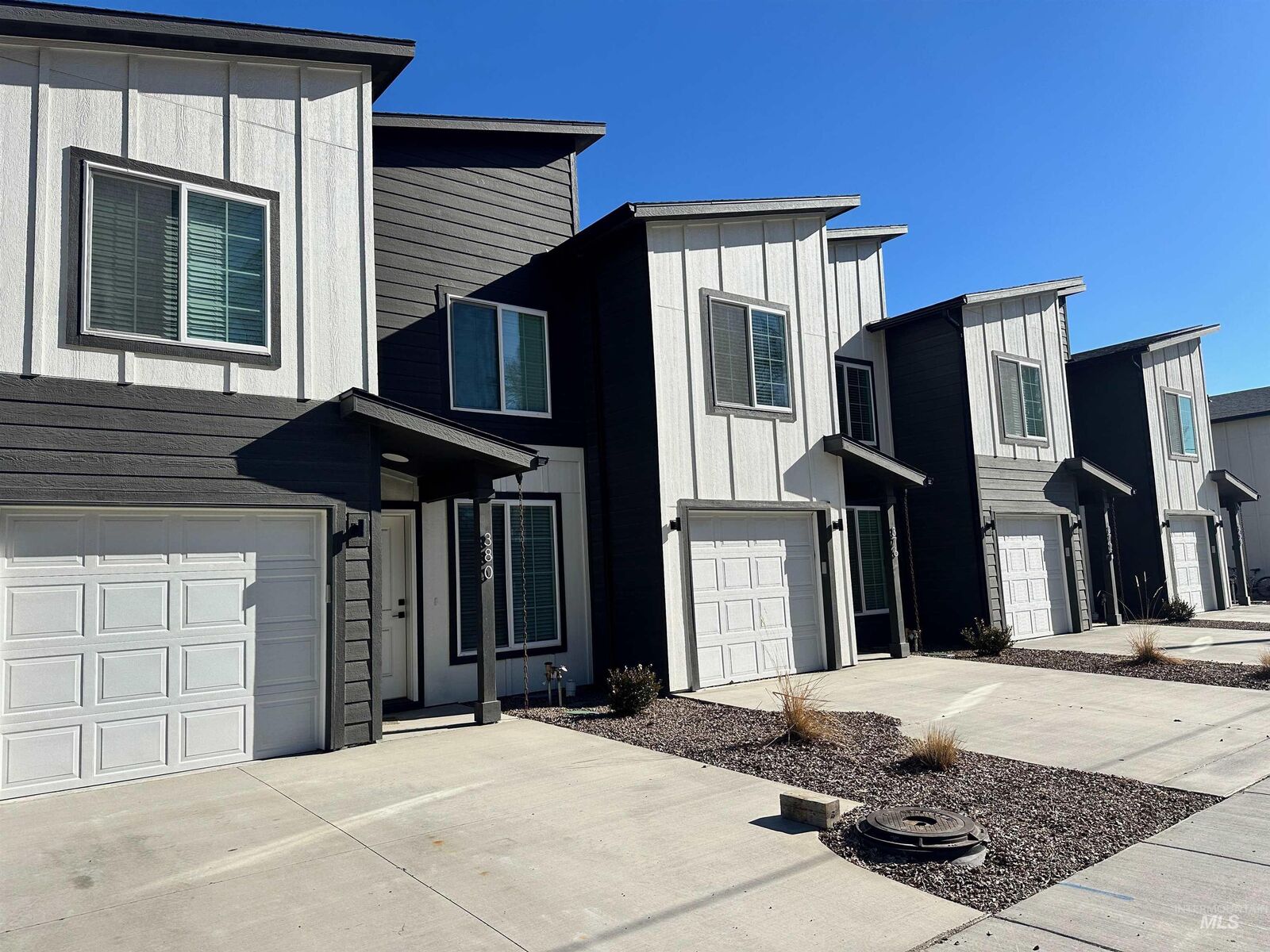 Property Photo:  961 NW Foster Ave  ID 83647 