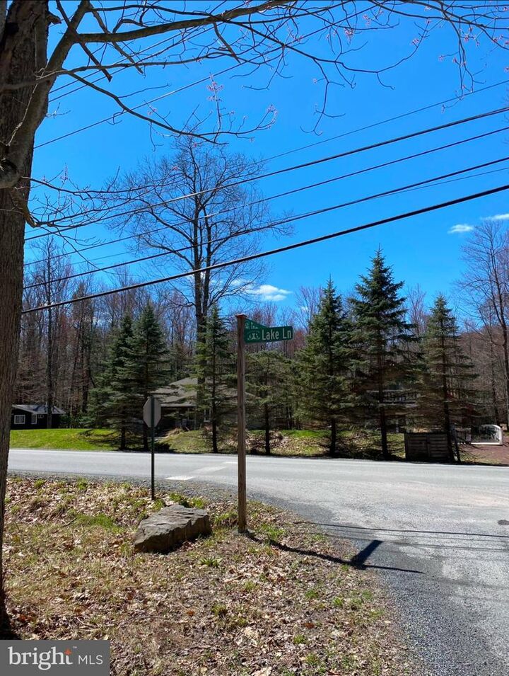 Property Photo:  301 Tommy Lane  PA 18347 