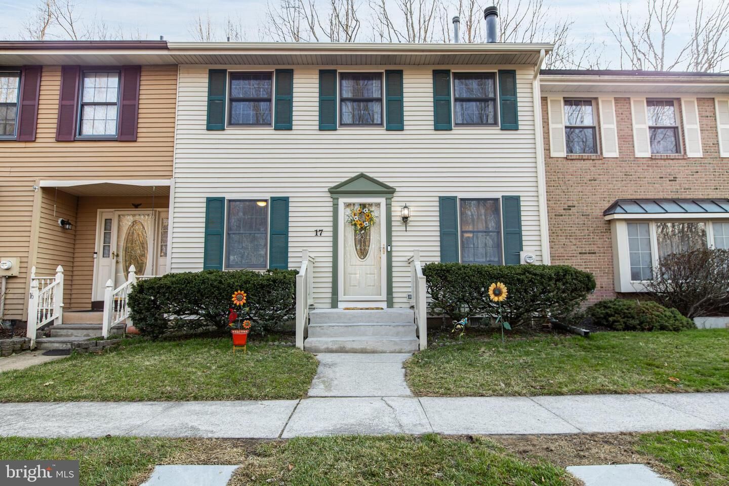 Property Photo:  17 Fawnhollow Court  NJ 08055 