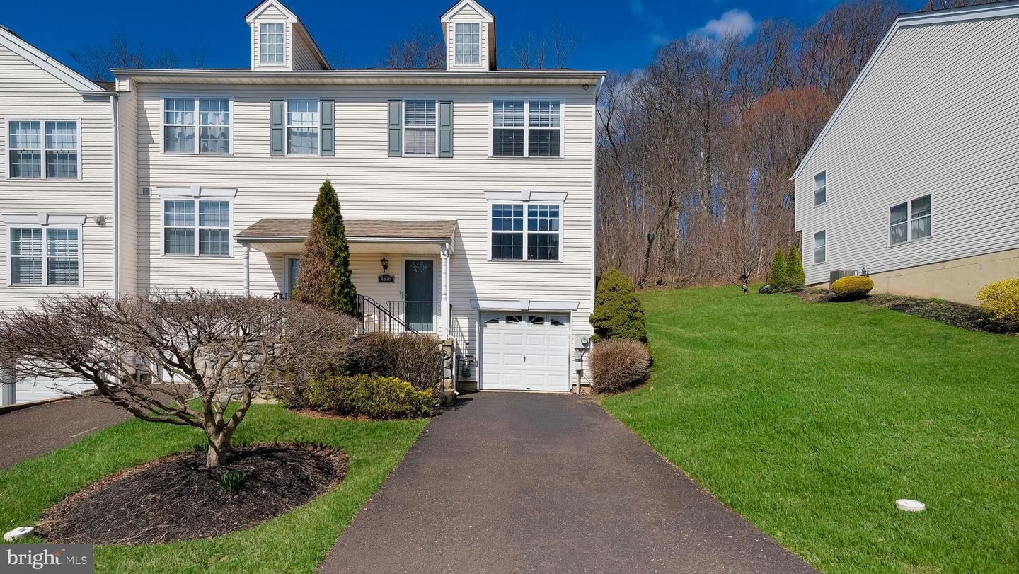 Property Photo: 4570 Louise Saint Claire Dr PA 18902