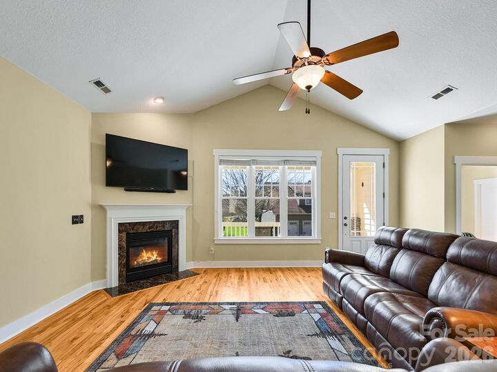 Property Photo:  24 Creekside View Drive  NC 28804 